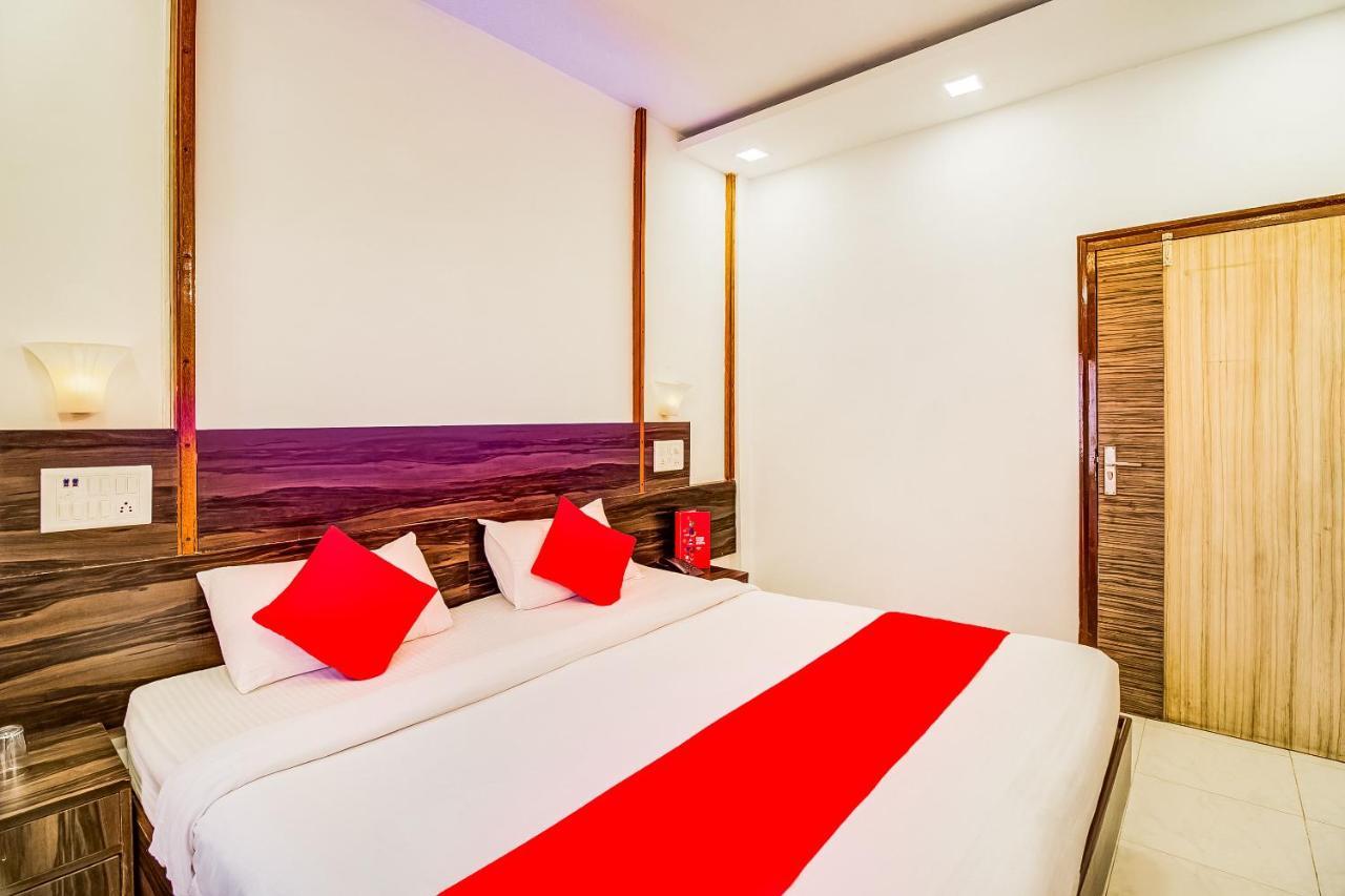 Collection O 81194 Hotel Panchratna Panvel Exterior foto