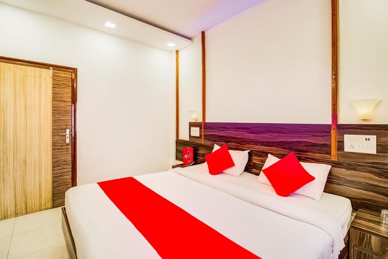 Collection O 81194 Hotel Panchratna Panvel Exterior foto