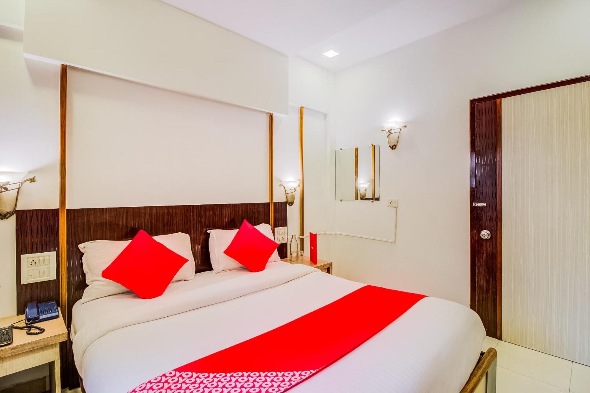 Collection O 81194 Hotel Panchratna Panvel Exterior foto